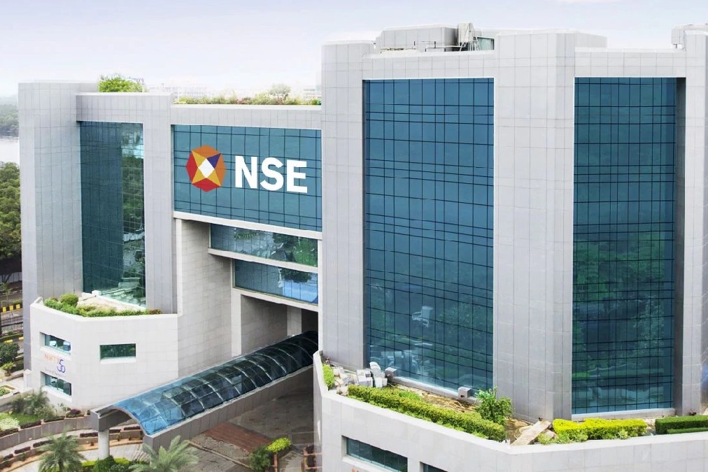 Trading halted at NSE due to technical glitch