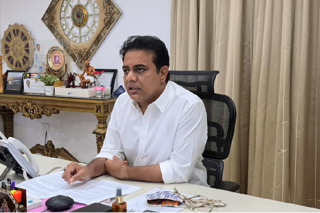 KTR fires on Union Government over a RTI query 