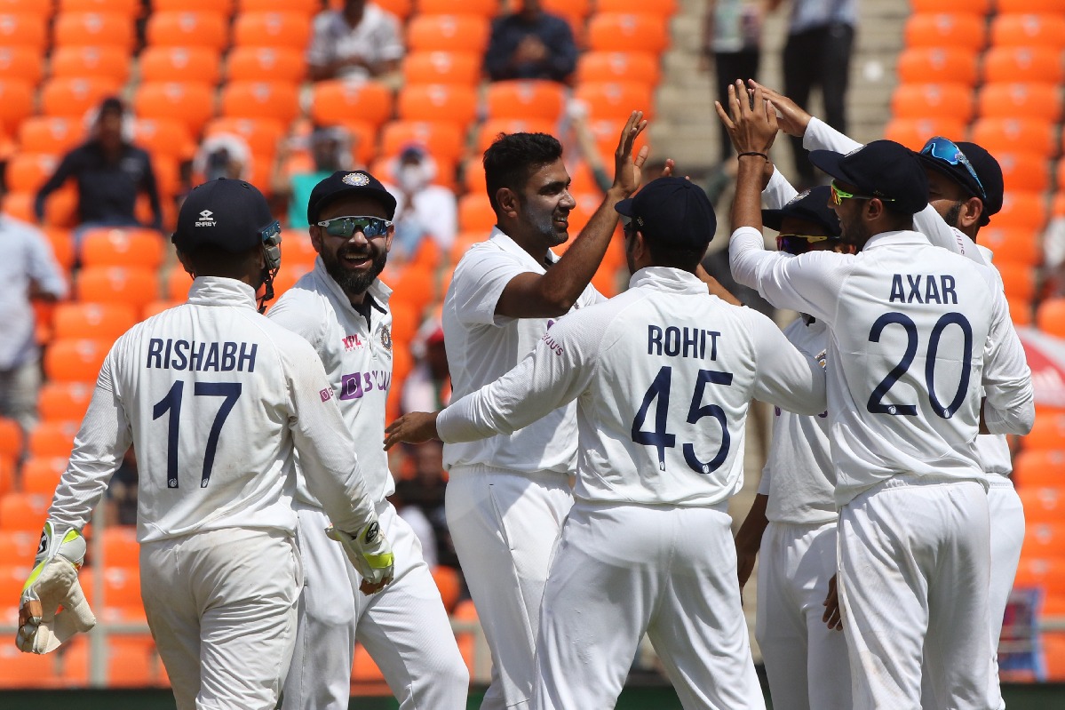Team India spinners crumbles England in Ahmbedabad test