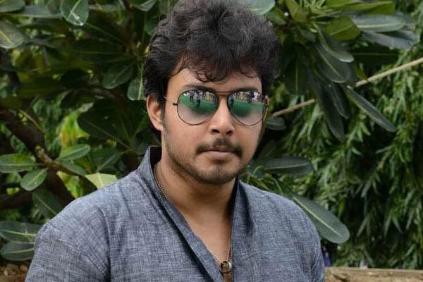 Bengalu police calls tollywood actor tanish in drugs case
