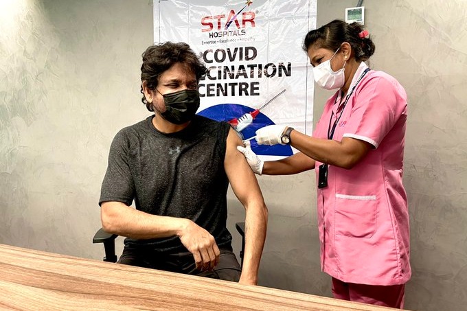 Actor Nagarjun takes Covid vaccine