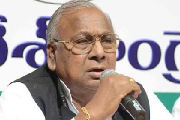 VH warns JC Diwakar Reddy do politics in Andhra instead of Telangana 
