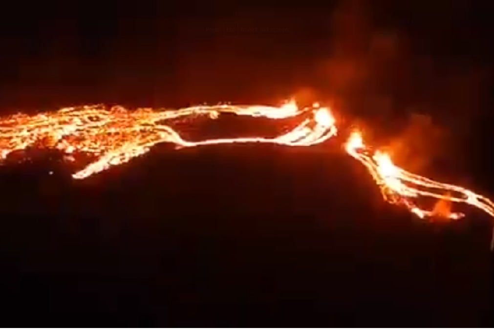 Volcano erupts in Iceland shoots lava into sky after 40000 earthquakes in 4 weeks