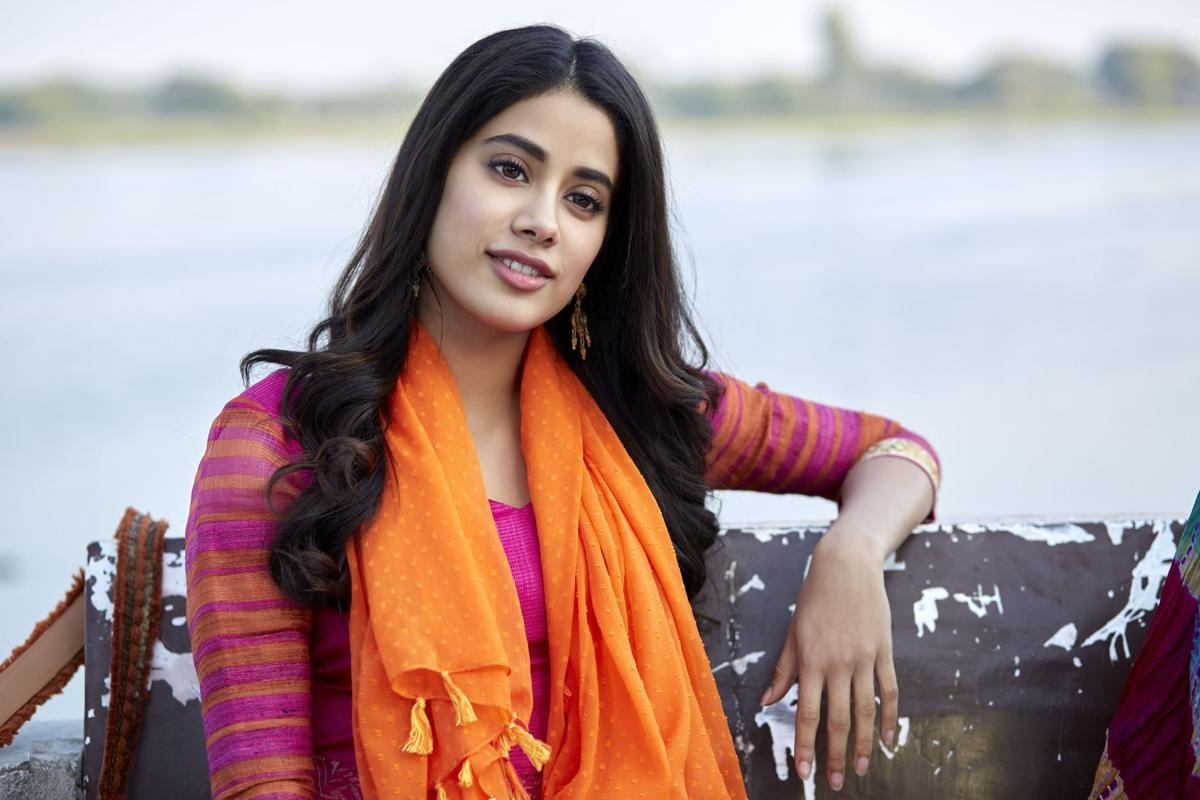 Janhvi Kapoor has a solid response to fans request for a kiss
