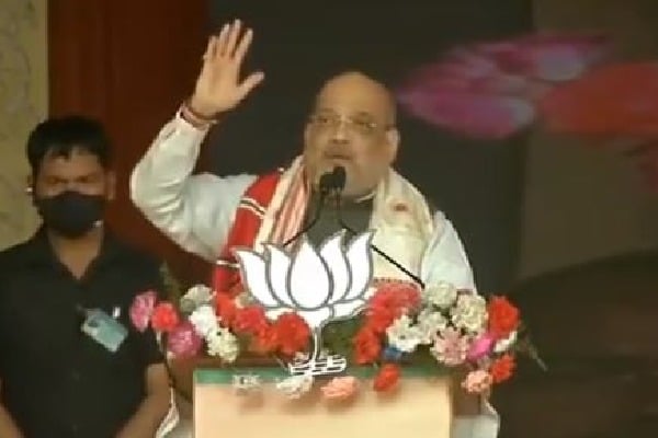 Assam tour is like picnic for rahul gandhi says amit shah