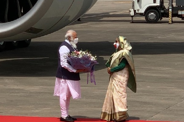 Red Carpet Welcome for Modi in Bangladesh