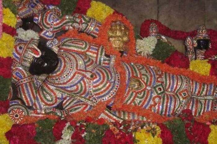 Robbery attempt in Tirupati Govindaraja Swamy temple