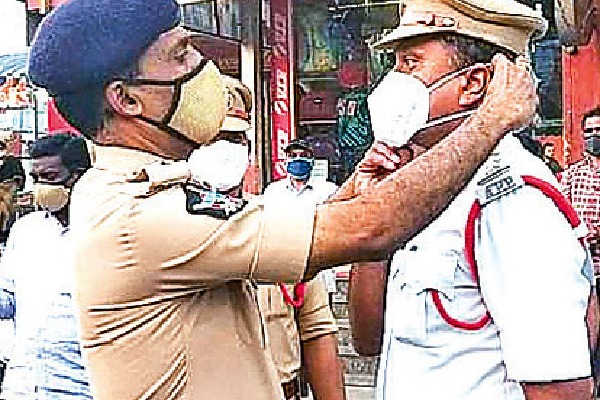 SP Ammireddy fined to Traffic CI Mallikarjuna Rao for not wearing mask