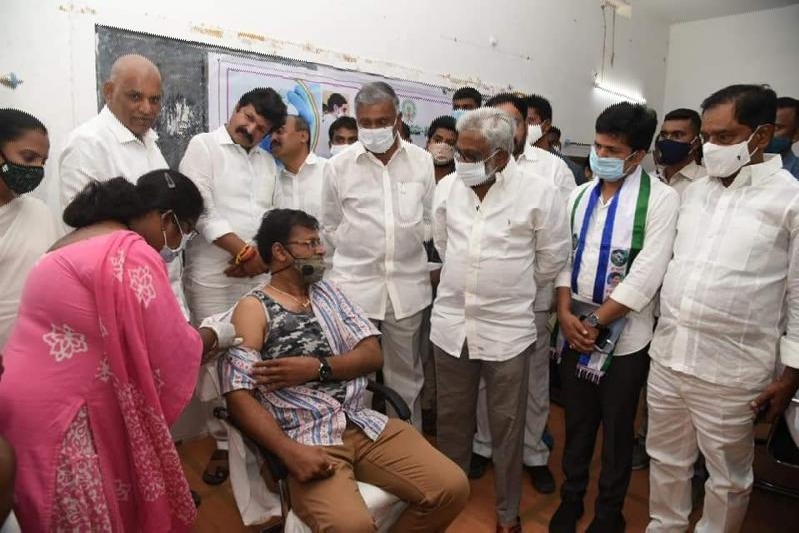 YV Subareddy starts vaccination programme for journalists