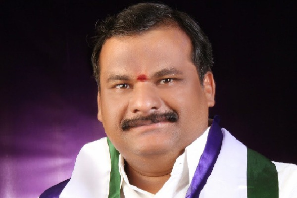 Gattu Srikanth Reddy resigned to YSRCP Telangana President post