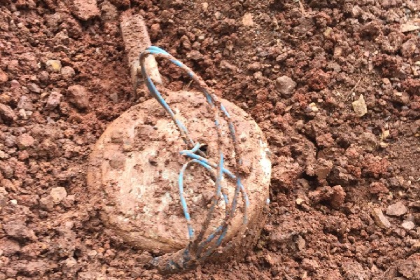 Naxals blasts landmine in Chhattisgarh