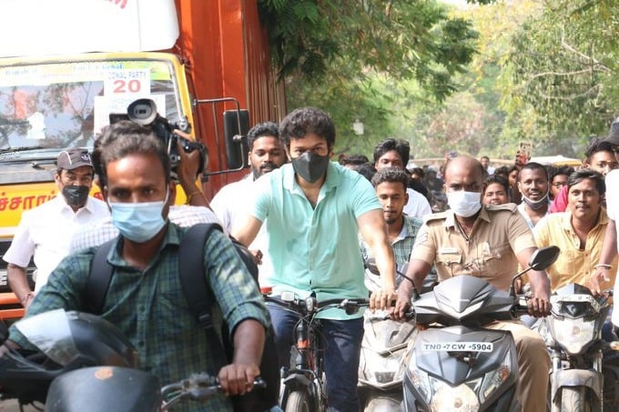 Tamil star hero Vijay arrives by bicycle to cast his vote in Chennai