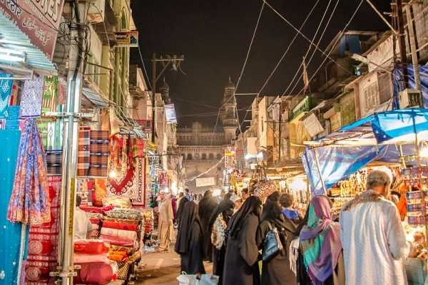 Begam Bazaar market association decides to shut shops by evening 5