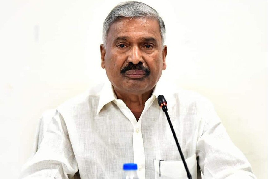 AP Minister Peddireddy slams Chandrababu