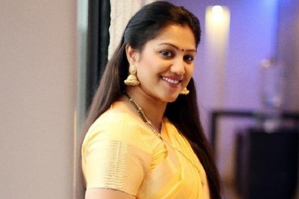 Tamil Actress Radha Complainted on SI