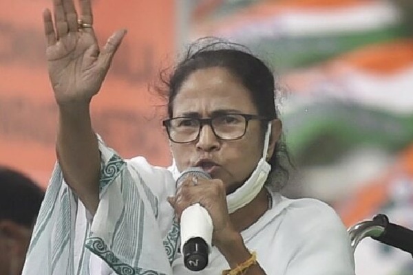 Mamata Banarjee alleges her phone being tapped 