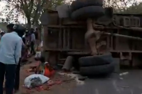 Six died in a fatal accident in Shamshabad 