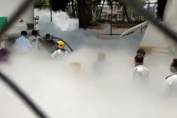 Oxygen Tank Leaks Outside Maharashtra Hospital