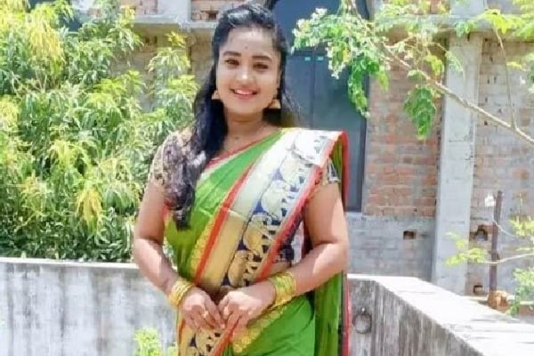 Tamil Actress Complaint on Asst Director