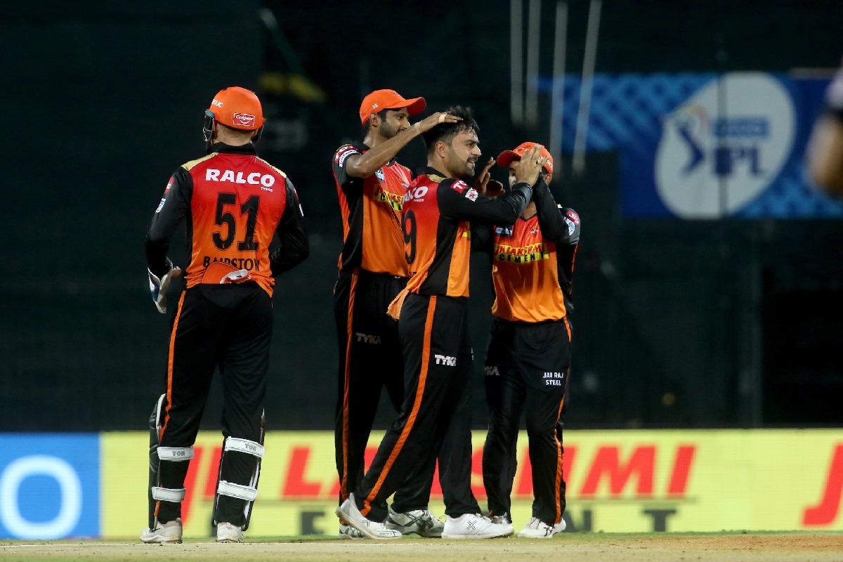 Sunrisers bowlers restricts Delhi Capitals for medium score