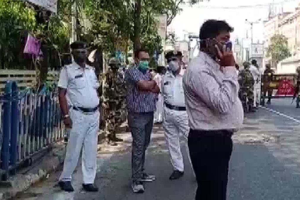 Bomb hurled in Kolkata during final phase polling