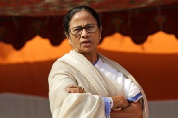Mamata banerjee sympathises with left situation in bengal
