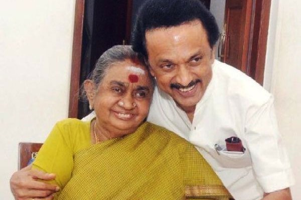 DMK Chief MK Stalin take blessings from mother Dayalu Ammal