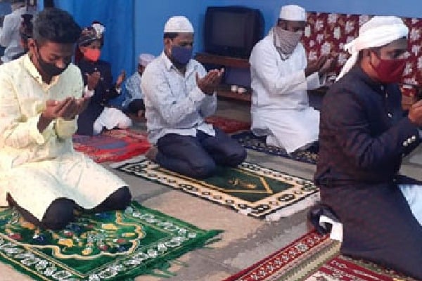 Lock down Effect Muslims limits prayers at house