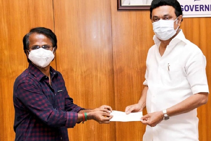 AR Murugadoss donates Rs 25 lakh to  Chief Ministers Relief Fund
