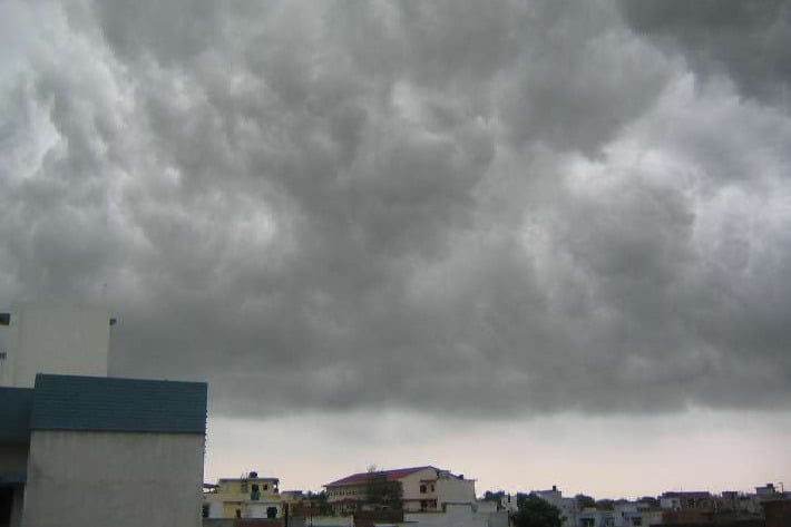 Rain lashes few places in Hyderabad