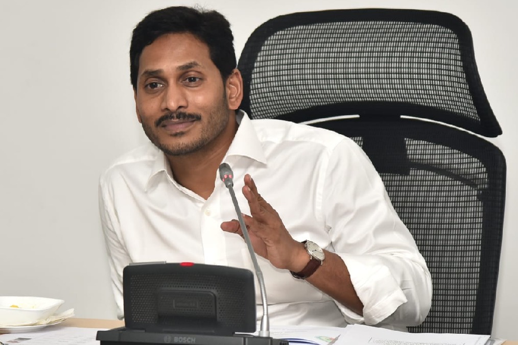 CM Jagan decides to fixed deposit for children who lost parents due to corona
