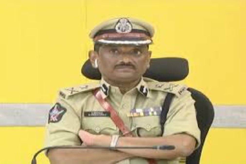 Vijayawada CP warns people not to come out form homes