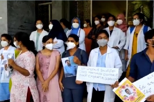 Junior doctors calls off strike in Telangana