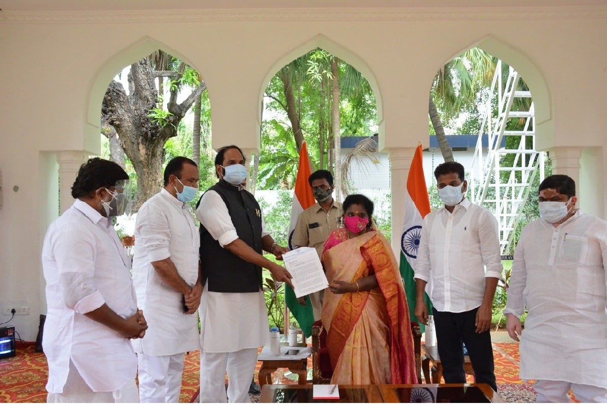 Telangana Congress leaders met governor 