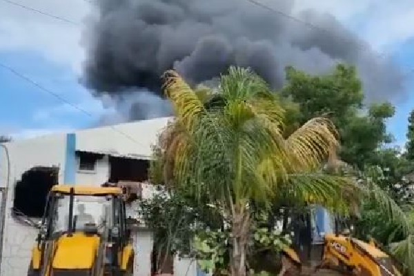 Fire broke out in pune factory 14 dead