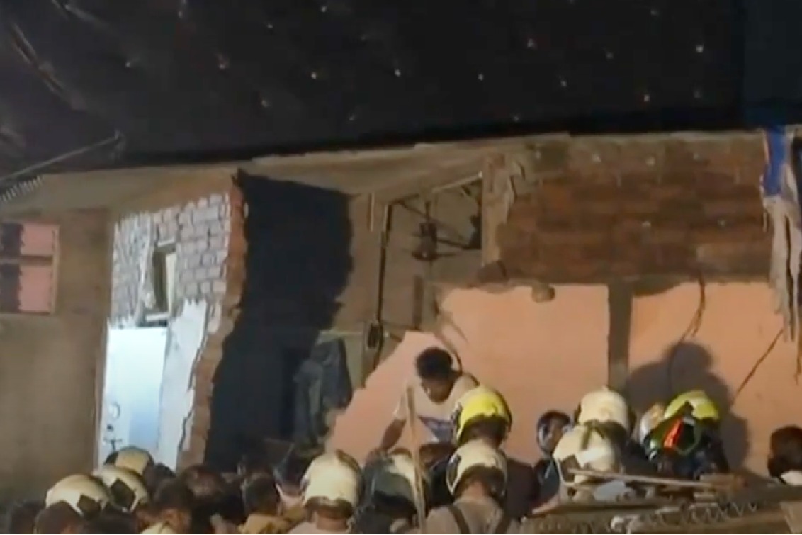4storey building in Malvani collapses 9 dead