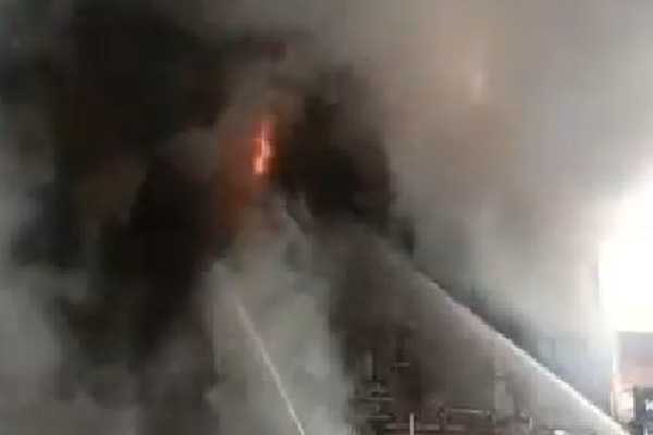 Major Fire Breaks out in Delhi Show Rooms