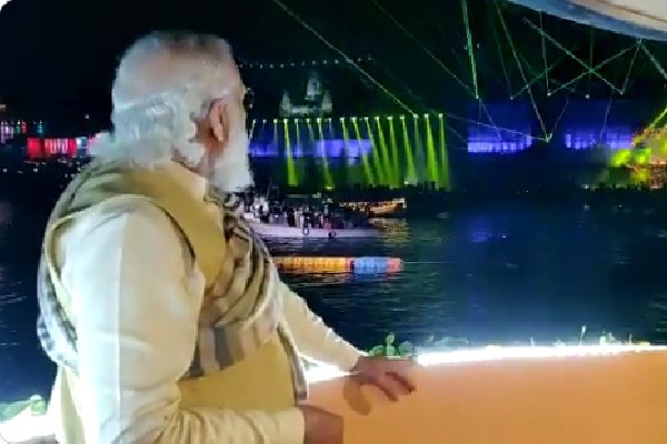 PM Modi enjoyed laser lighting and fast beat devotional music at Ganga River Ghats