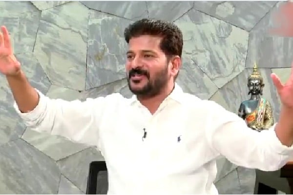 Revanth Reddy alleges TRS Government on Kondapochamma Sagar projects