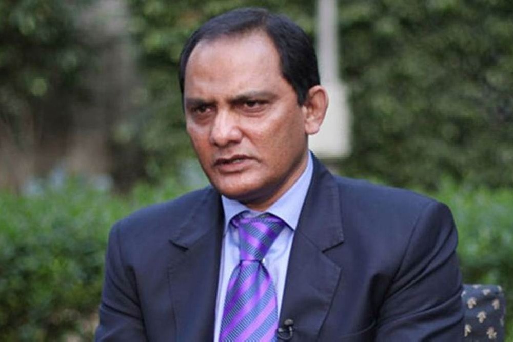 Azharuddin escapes from accidents with small injuries