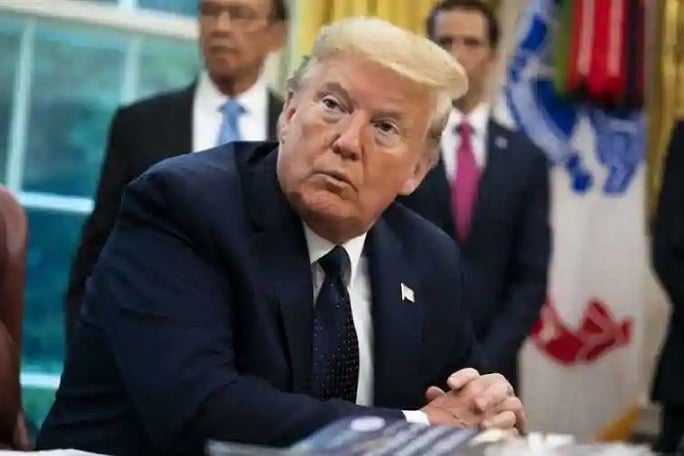 Trump Signs on Executive Order on Tiktok