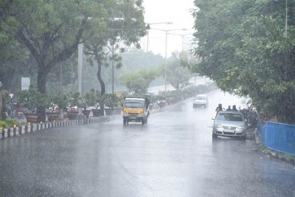 Heavy Rains From this morning in Many Areas in Hyderabad