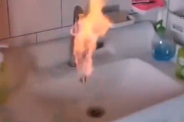 Videos of flammable tap water in Panjin