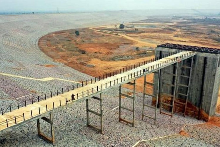 Kondapochamma sagar reservoir bridge collapsed