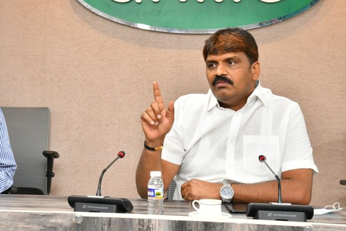 Hyderabad city mayor Bonthu Rammohan tested corona positive