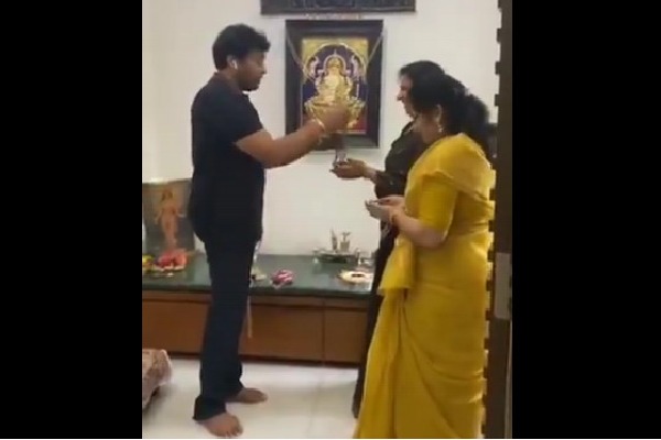 Chiranjeevi gifted his sisters after they tied Rakhis