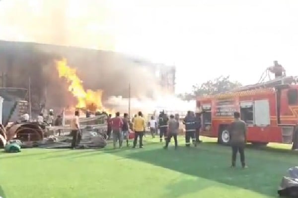 Fire accident happens at Prabhas Adipurush shooting spot