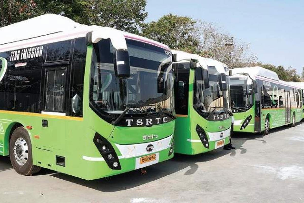TSRTC announce 3000 special buses for festival