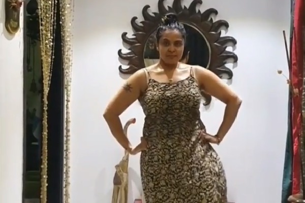 Actress Pragathi Dance Viral