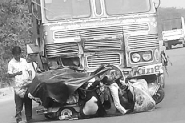Fatal road accident in Mahbubnagar district